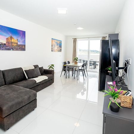 New And Modern Home In Bugibba, Great Location Bahía de San Pablo Exterior foto