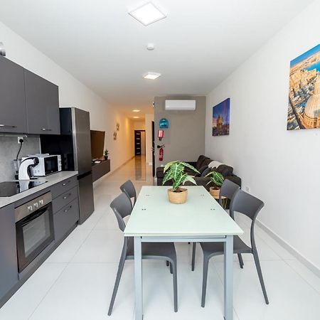 New And Modern Home In Bugibba, Great Location Bahía de San Pablo Exterior foto