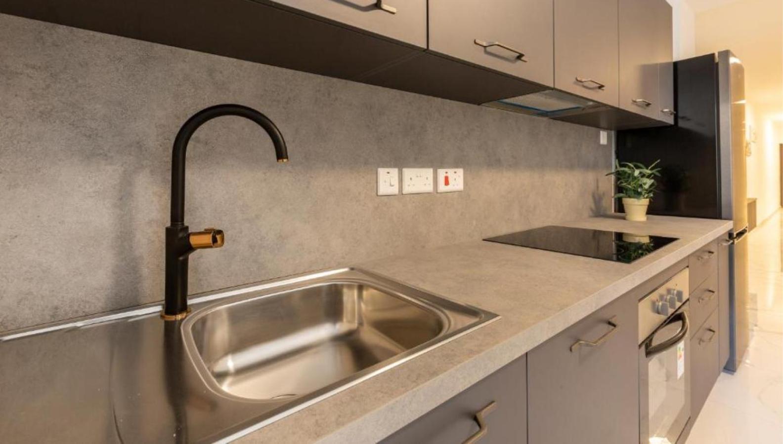 New And Modern Home In Bugibba, Great Location Bahía de San Pablo Exterior foto