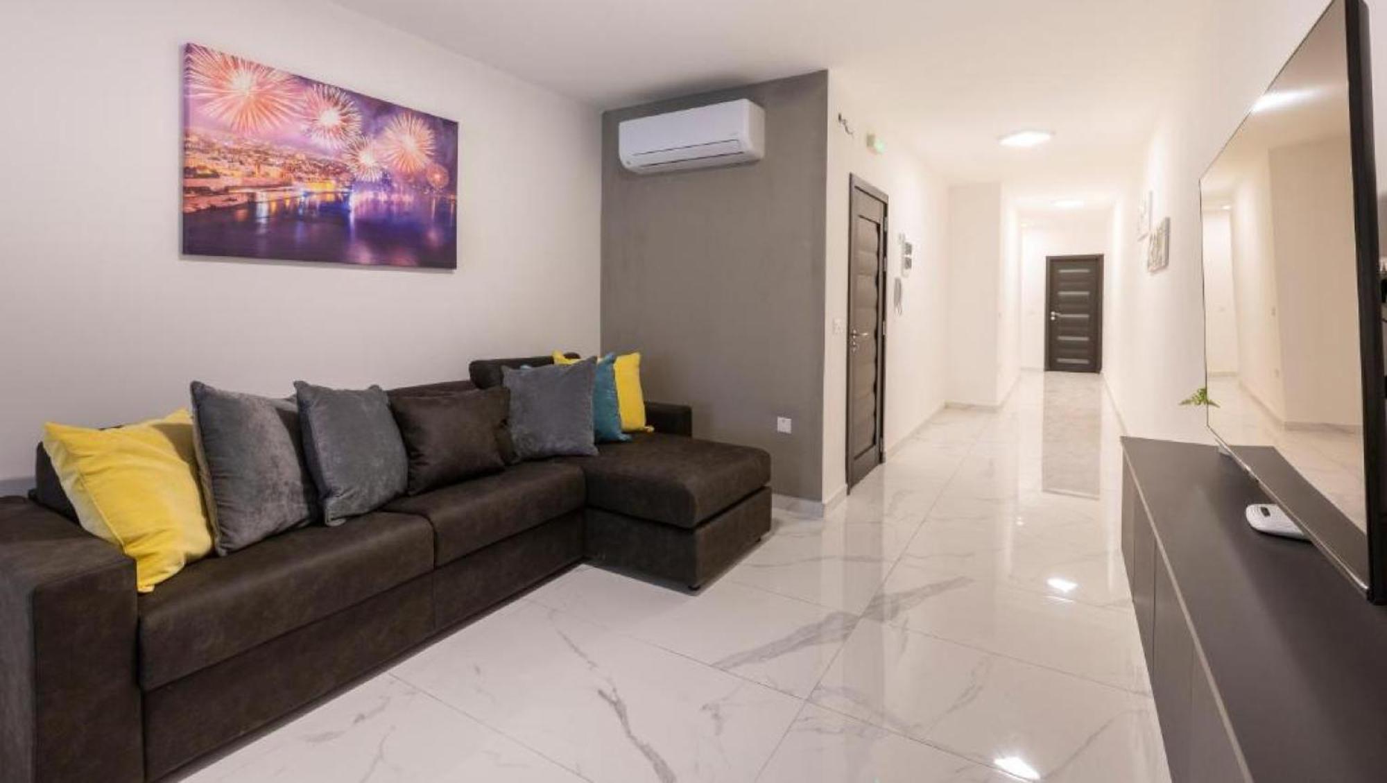 New And Modern Home In Bugibba, Great Location Bahía de San Pablo Exterior foto
