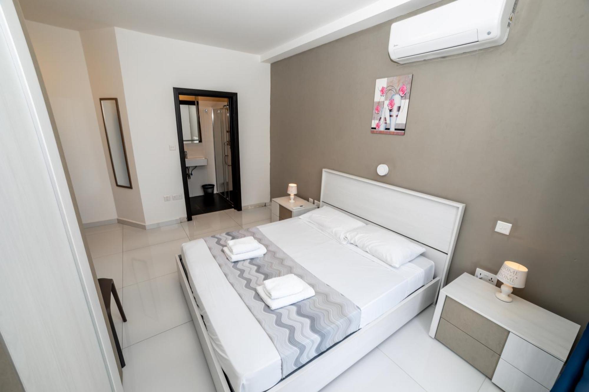New And Modern Home In Bugibba, Great Location Bahía de San Pablo Exterior foto