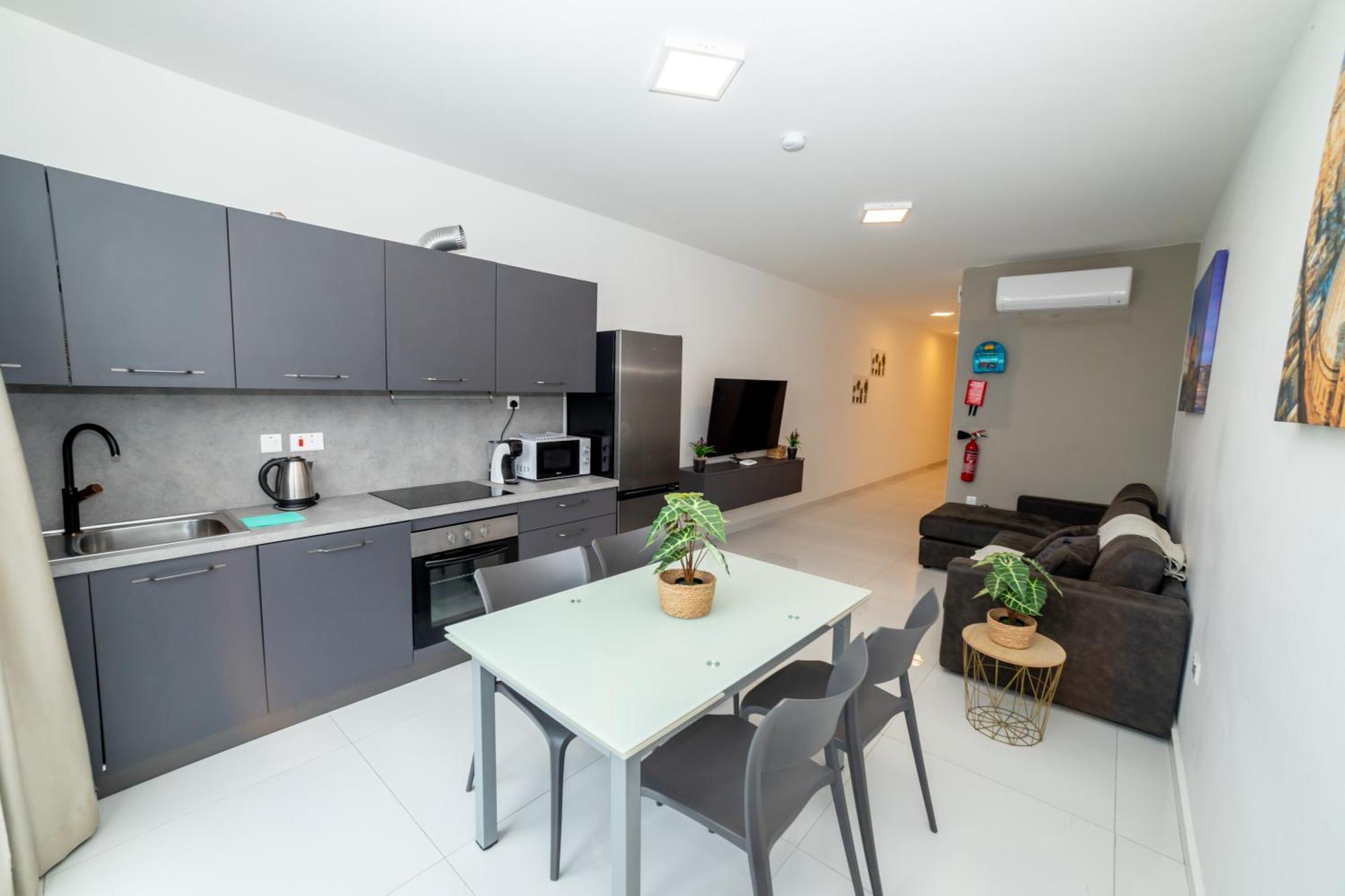 New And Modern Home In Bugibba, Great Location Bahía de San Pablo Exterior foto