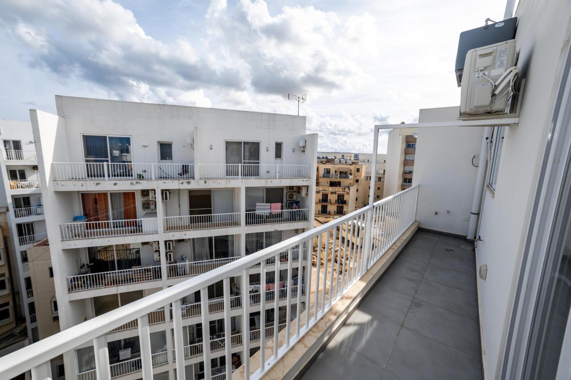 New And Modern Home In Bugibba, Great Location Bahía de San Pablo Exterior foto